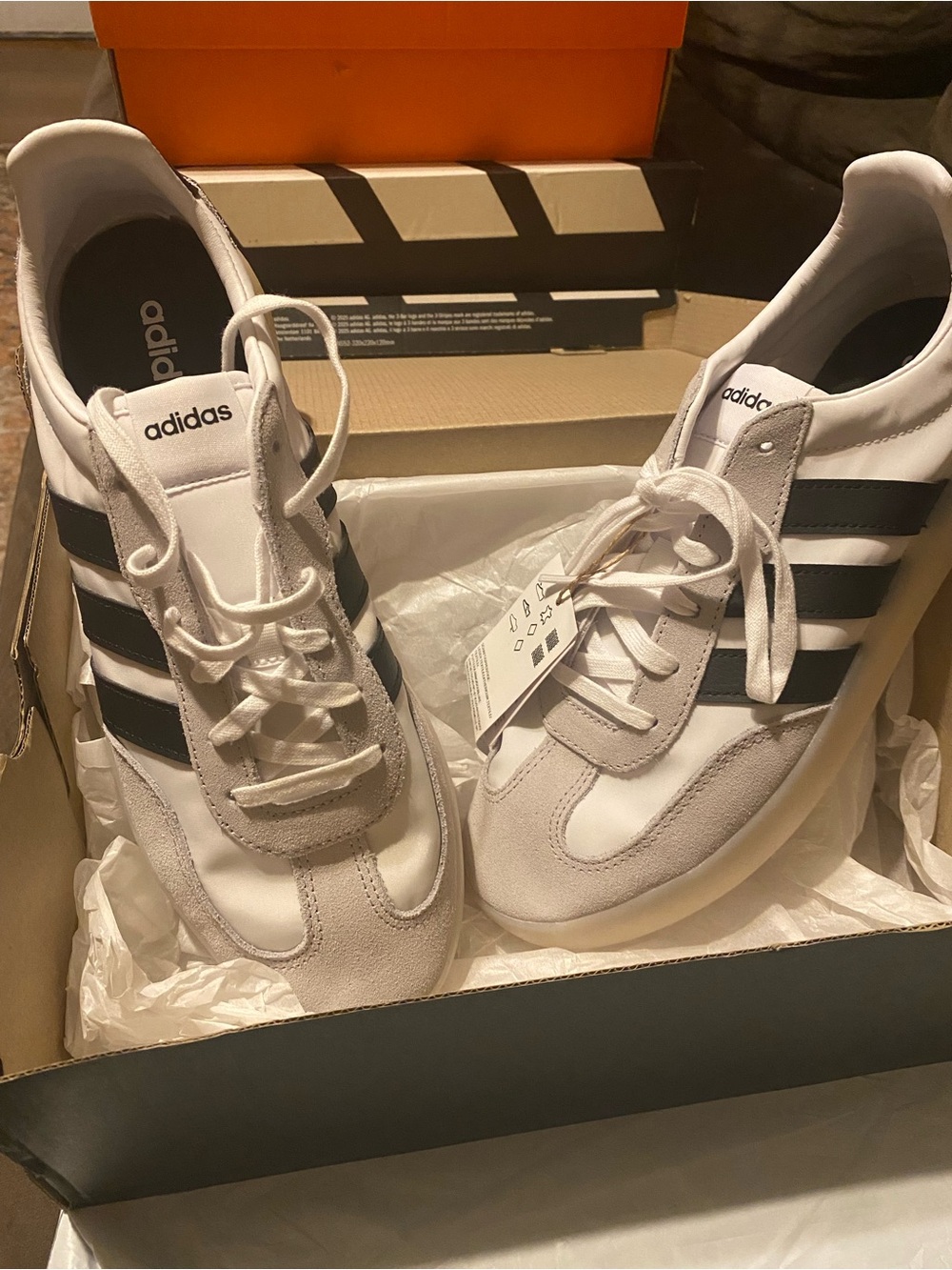 Adidas Barreda Decode JR3101 Women’s White Sneakers with Black Three-Stripes